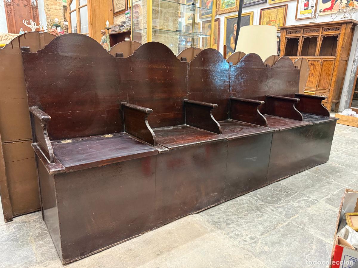 Antig&uuml;edades: ANTIGUO BANCO DE IGLESIA CON CINCO ASIENTOS Y ALMACENAJE EN SU INTERIOR - RELIGIOSO