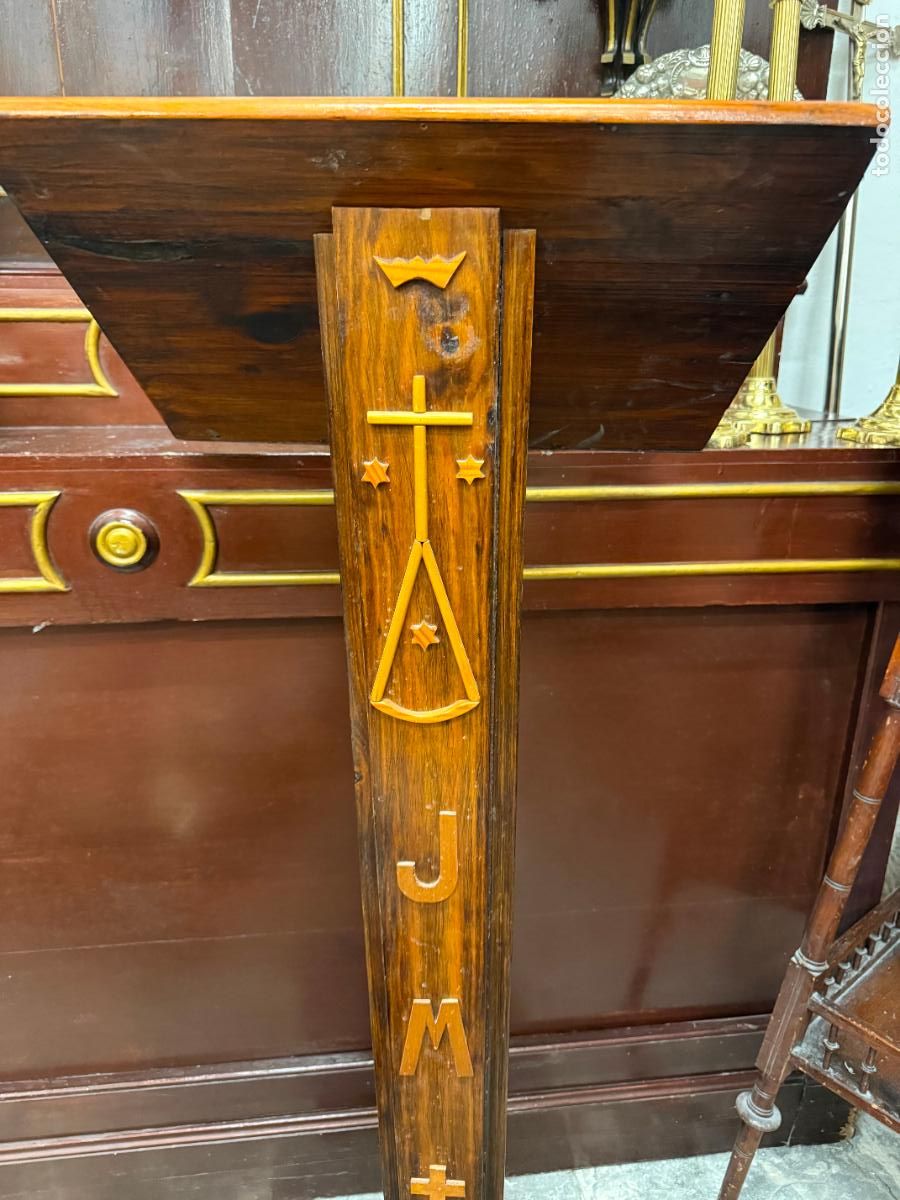 Antig&uuml;edades: ATRIL RELIGIOSO DE MADERA - Foto 2