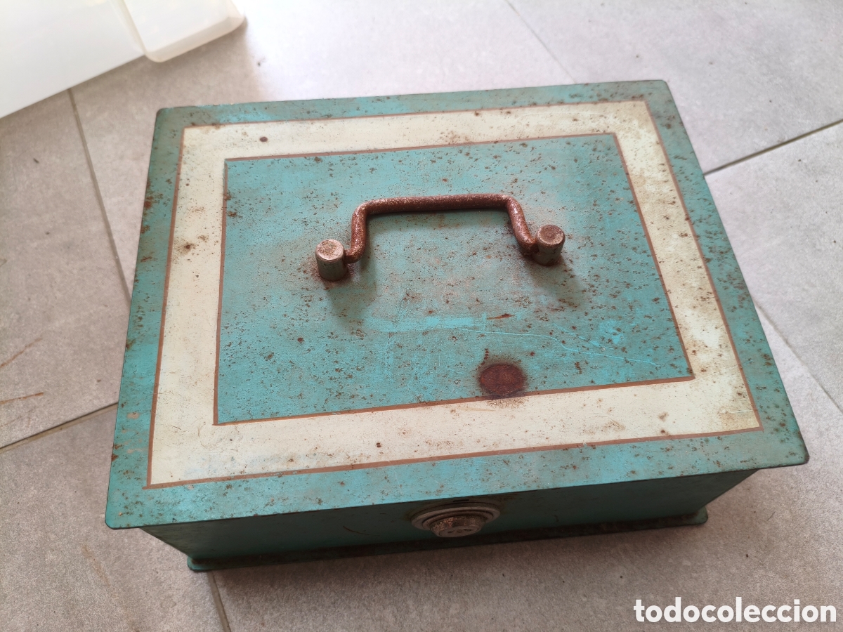 Antiquit&eacute;s: Caja fuerte artesanal