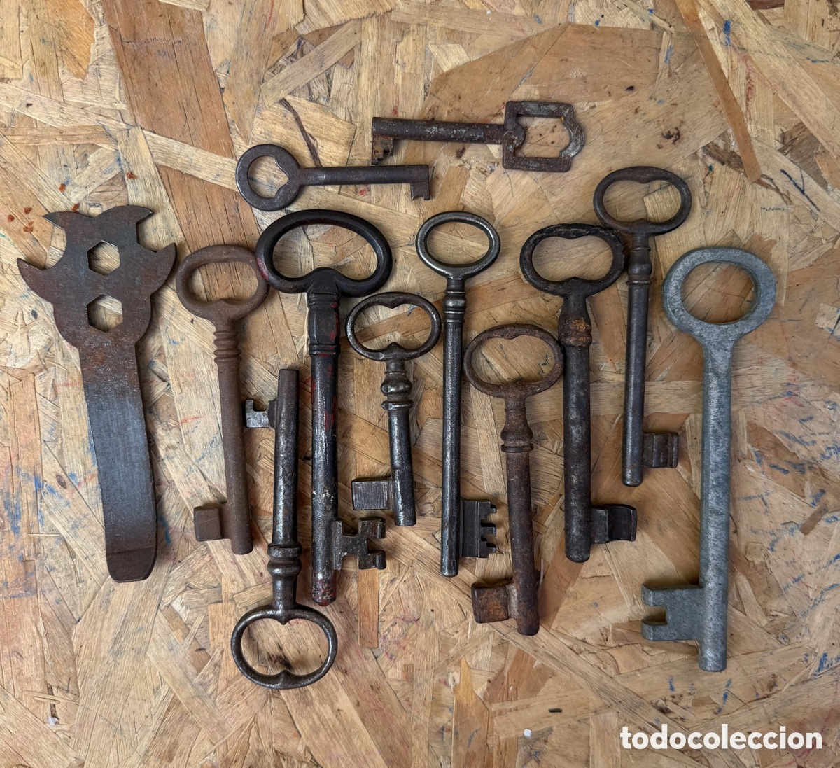 Antig&uuml;edades: Lote 12 llaves antiguas