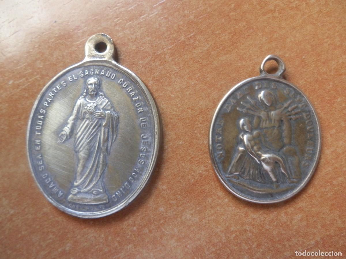 Antig&uuml;edades: 2 medalla antiguas Sagrado coraz&oacute;n y Notre Dame des Sept Douleurs.
