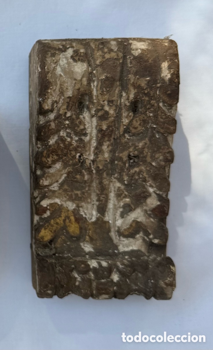 Antig&uuml;edades: ANTIGUA M&Eacute;NSULA DE MADERA TALLADA Y DORADA &ndash; VOLUTAS &ndash; 17 CM
