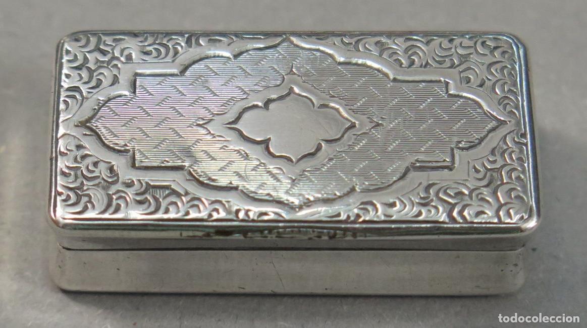 Antig&uuml;edades: PEQUE&Ntilde;A CAJA DE RAPE O SIMILAR. PLATA. SIGLO XIX
