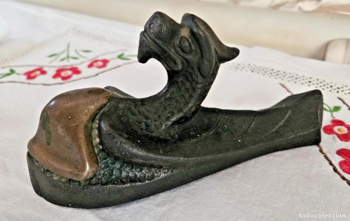 Antig&uuml;edades: FIN XIX SIECLE PRESSE PAPIER CHIMERE BALEINE EN FONTE BRONZE RD 423475 L 17.50
