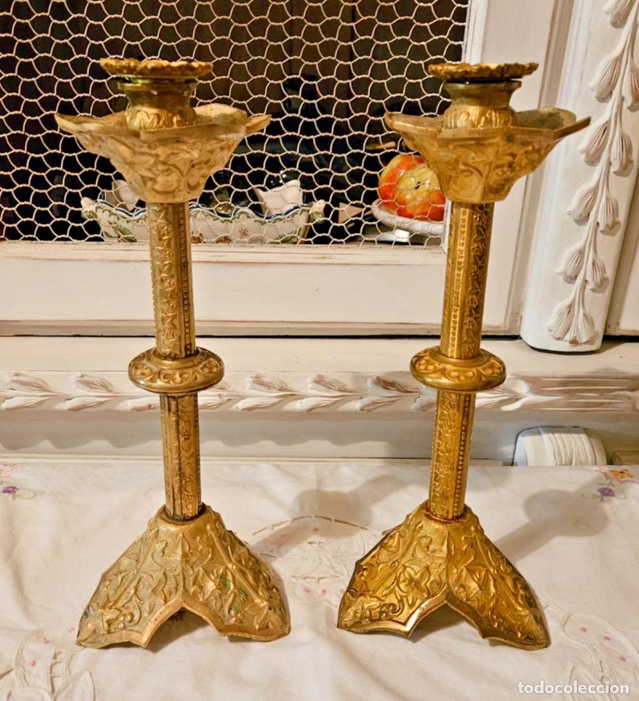 Antig&uuml;edades: XIX SIECLE PAIRE DE BOUGEOIR EN BRONZE DORE DECOR FEUILLES DE VIGNE H 30 CM