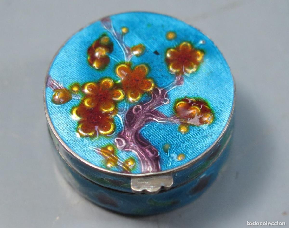 Antig&uuml;edades: PASTILLERO. PLATA Y ESMALTE. PUNZONADA. HACIA 1930