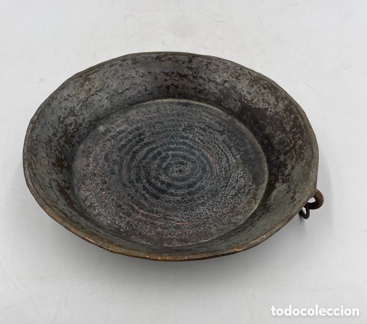 Antig&uuml;edades: Plato antiguo de cobre. - Foto 7