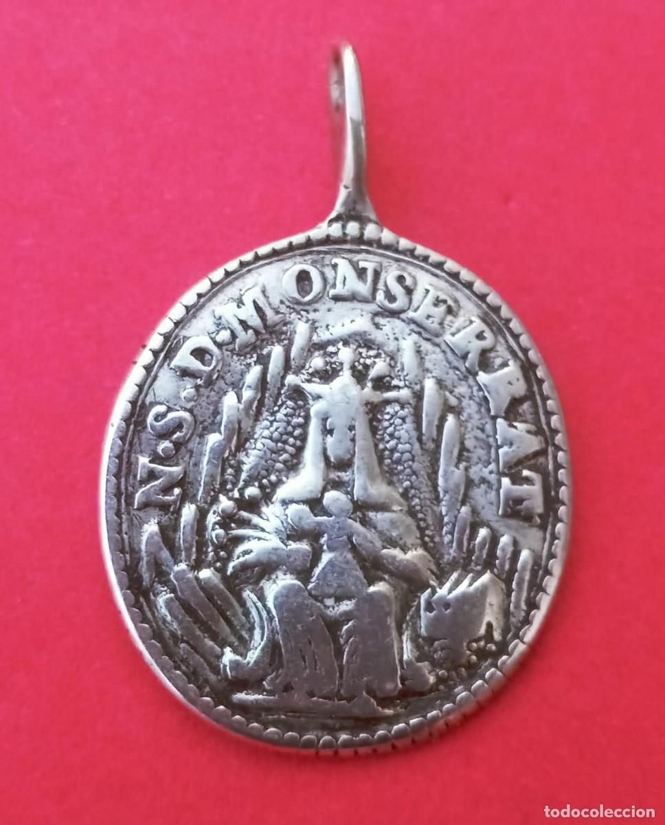 Antig&uuml;edades: Medalla Siglo XVIII Virgen de Montserrat y San Benito. Plata.