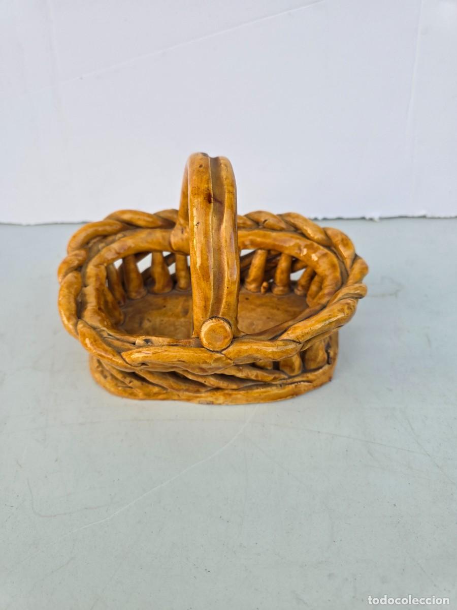Antig&uuml;edades: ROSA RAMALHO Ceramica CESTO