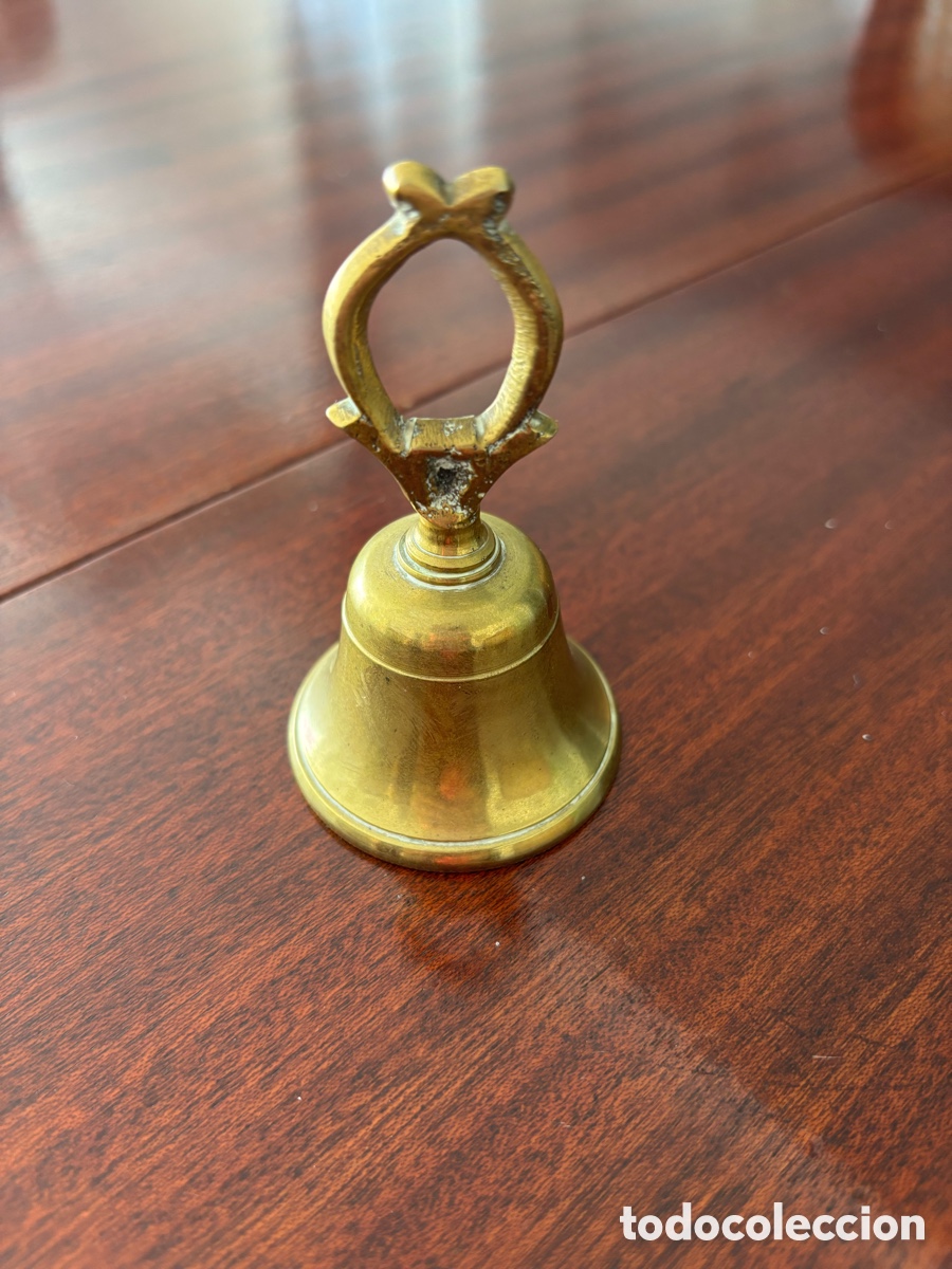 Antig&uuml;edades: Peque&ntilde;a campana de bronce - Foto 2
