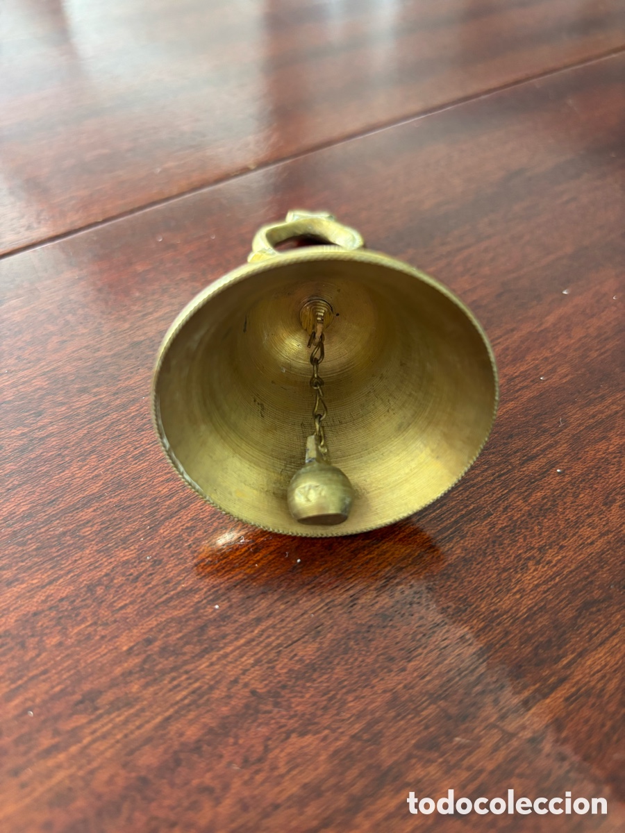 Antig&uuml;edades: Peque&ntilde;a campana de bronce - Foto 3