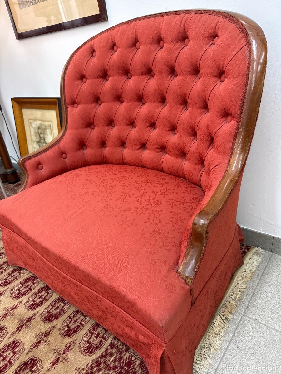 Antig&uuml;edades: Sill&oacute;n isabelino tapizado en rojo. - Foto 2