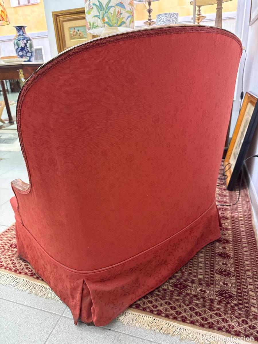 Antig&uuml;edades: Sill&oacute;n isabelino tapizado en rojo. - Foto 3