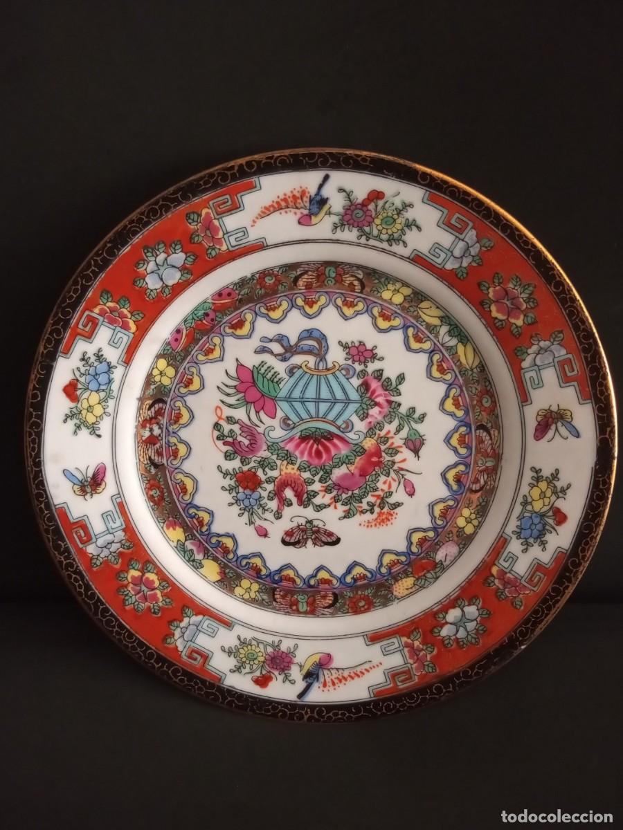 Antig&uuml;edades: PEQUE&Ntilde;O PLATO PORCELANA CHINA FAMILLE ROSE CON SELLO ROJO 17.7 CM