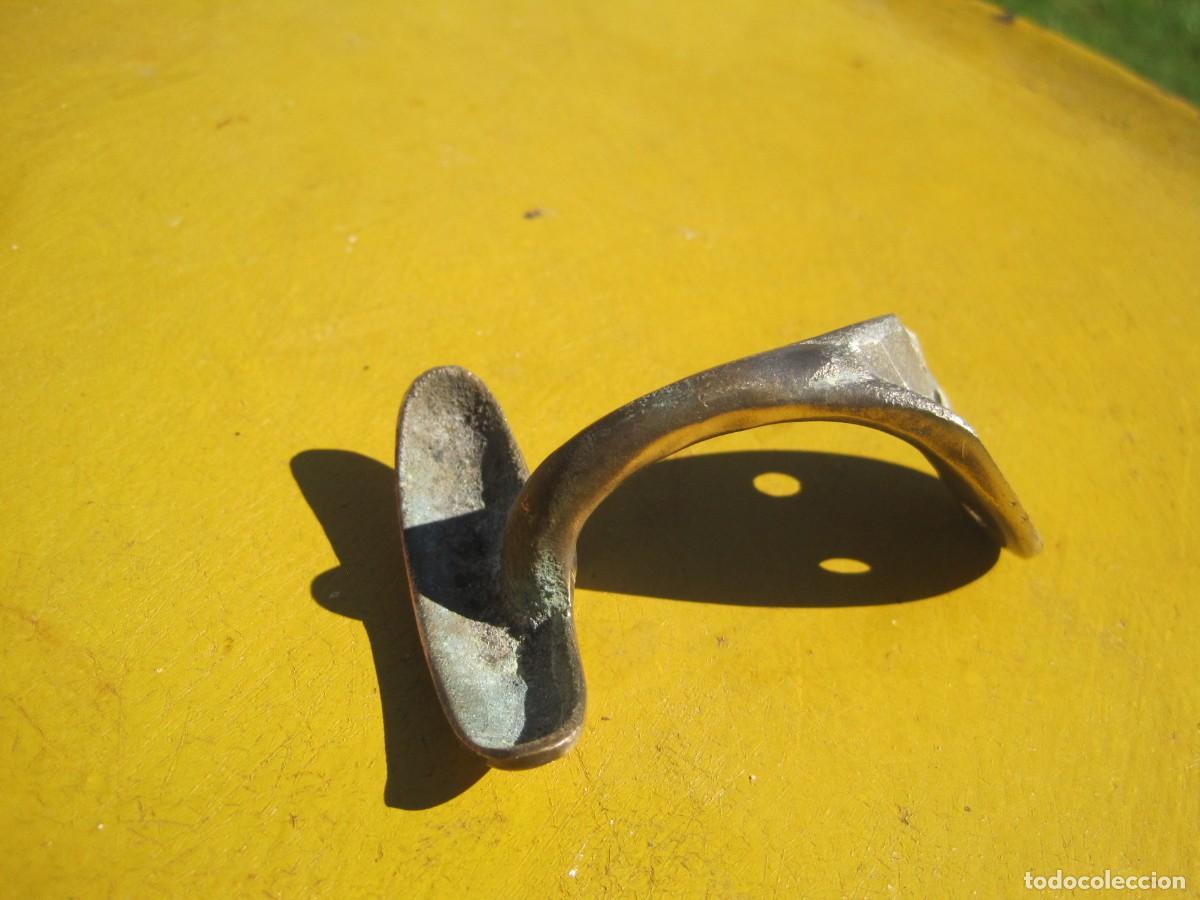 Antig&uuml;edades: COLGADOR DE BRONCE O LAT&Oacute;N - PERCHERO - Foto 2