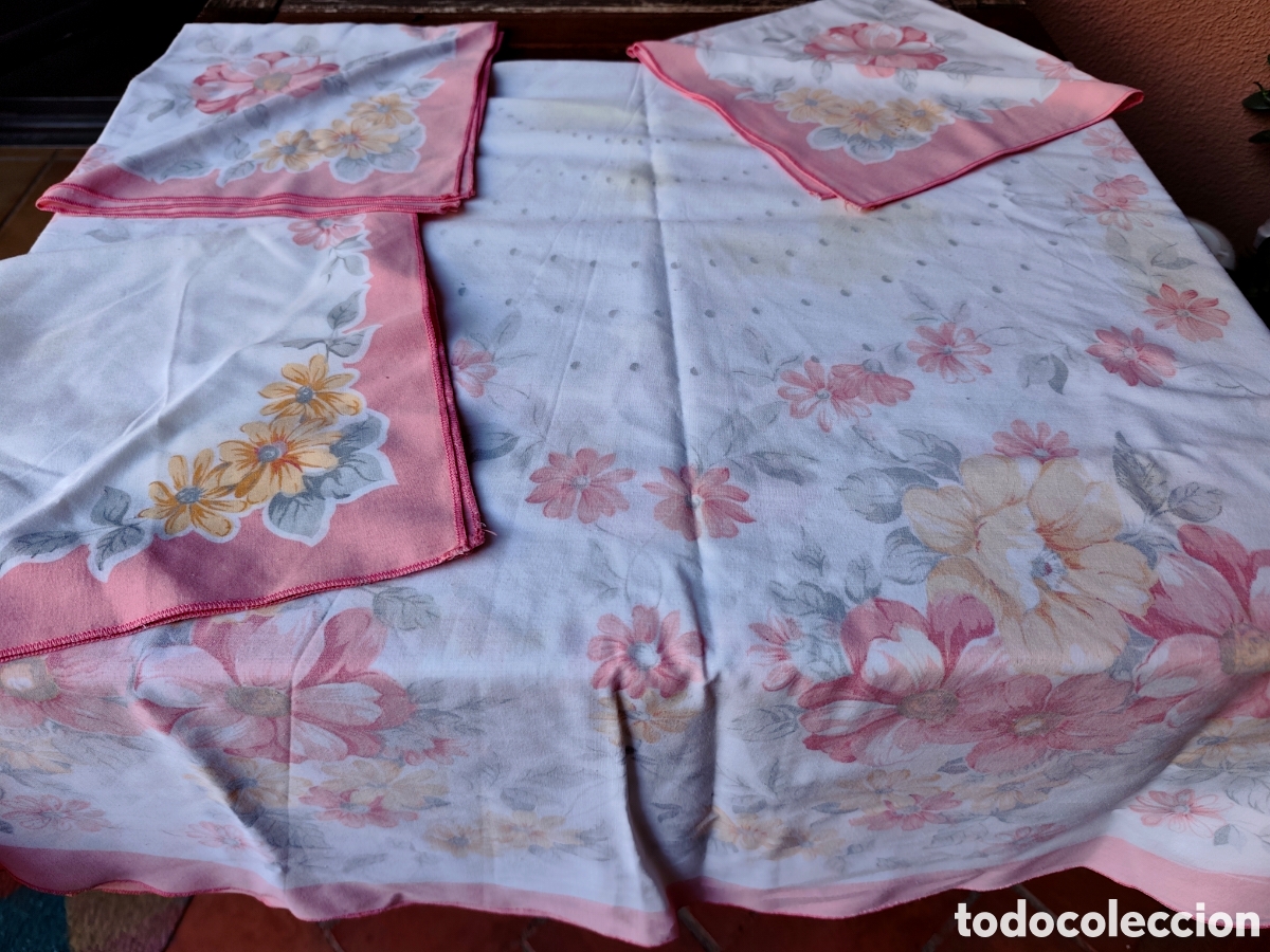 Antig&uuml;edades: Manteleria retro vintage. Mantel y tres servilletas
