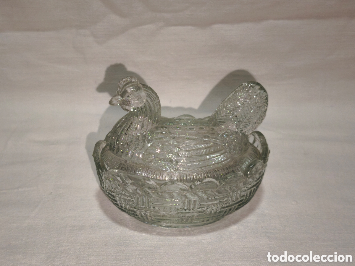 Antig&uuml;edades: Gallinita de cristal - azucarero, salero...