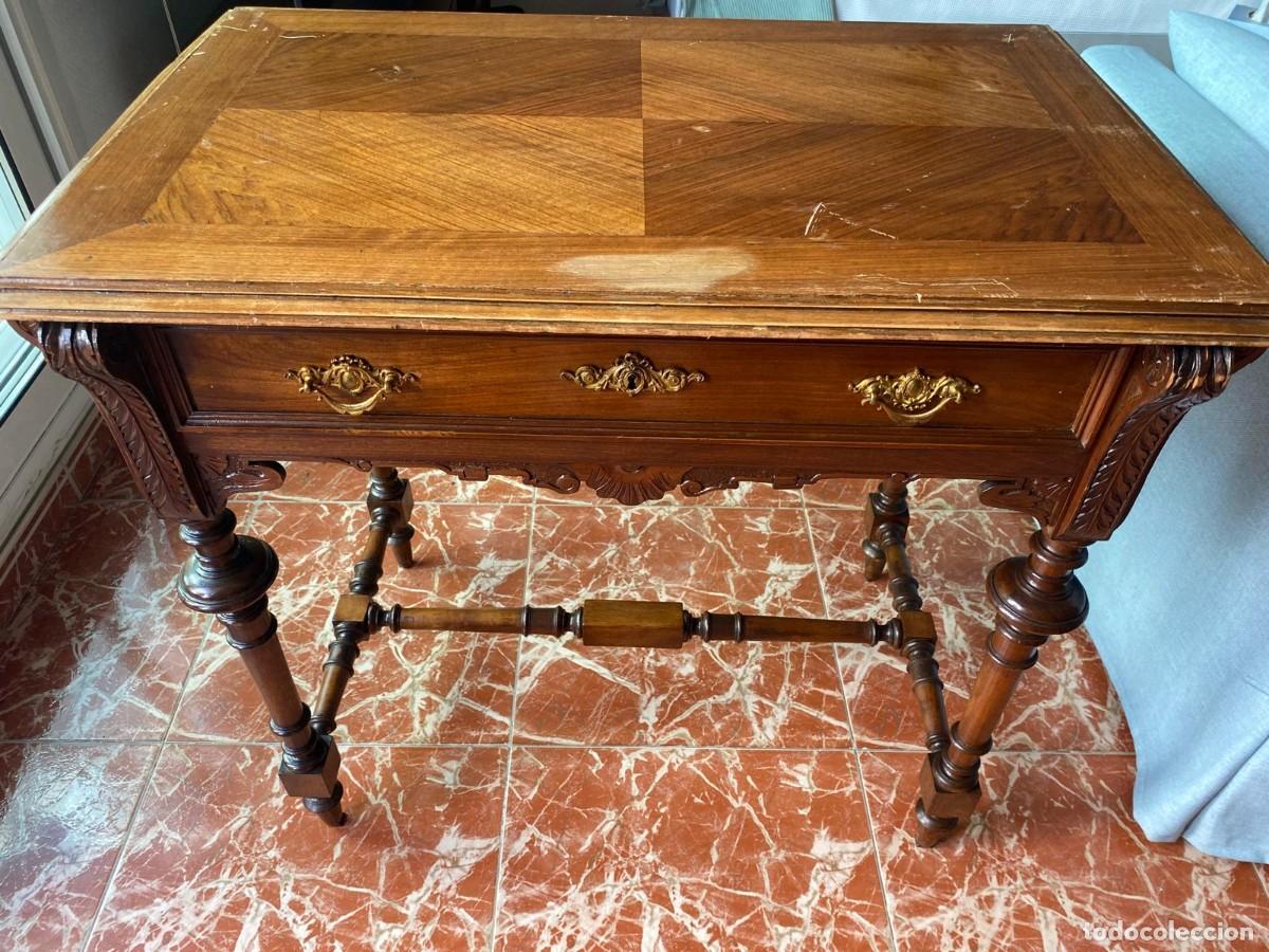 Antig&uuml;edades: Lote 3 mesas auxiliares antiguas: 2 Enrique II + mesa ovalada cristal &aacute;mbar
