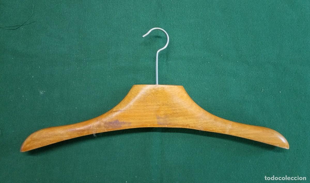 Antig&uuml;edades: Percha de madera para ropa. A&ntilde;os 40. - Foto 2
