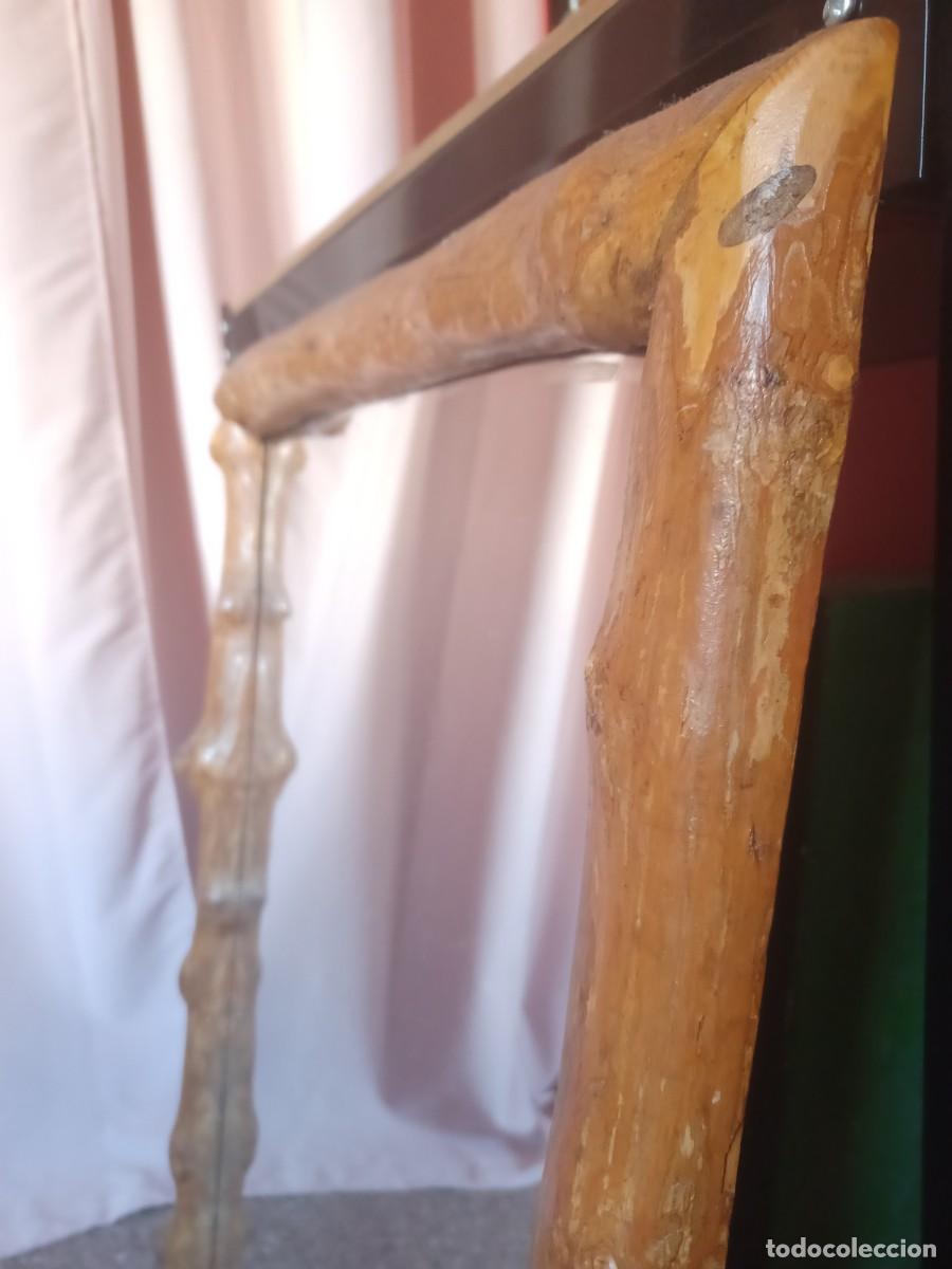Antig&uuml;edades: Espejo de ramas de madera antiguo - Foto 3