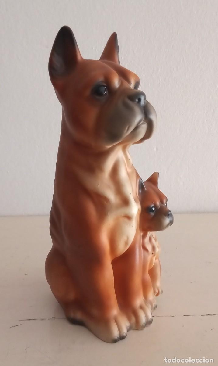 Antig&uuml;edades: FIGURA CERAMICA VINTAGE PERRO BOXER CON CACHORRO 21 CM