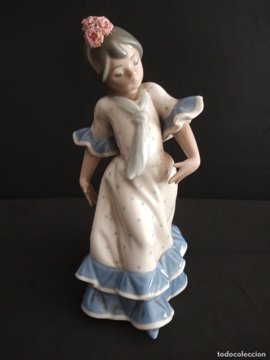 Antig&uuml;edades: FIGURA LLADR&Oacute; BAILARINA SEVILLANA 1983