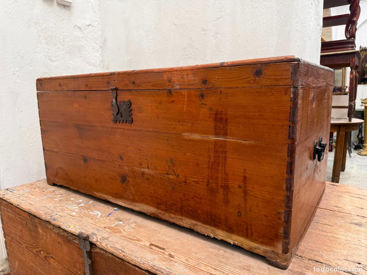 Antig&uuml;edades: ANTIGUO BAUL DE VIAJE EN MADERA - MEDIDA 90X51X40 CM