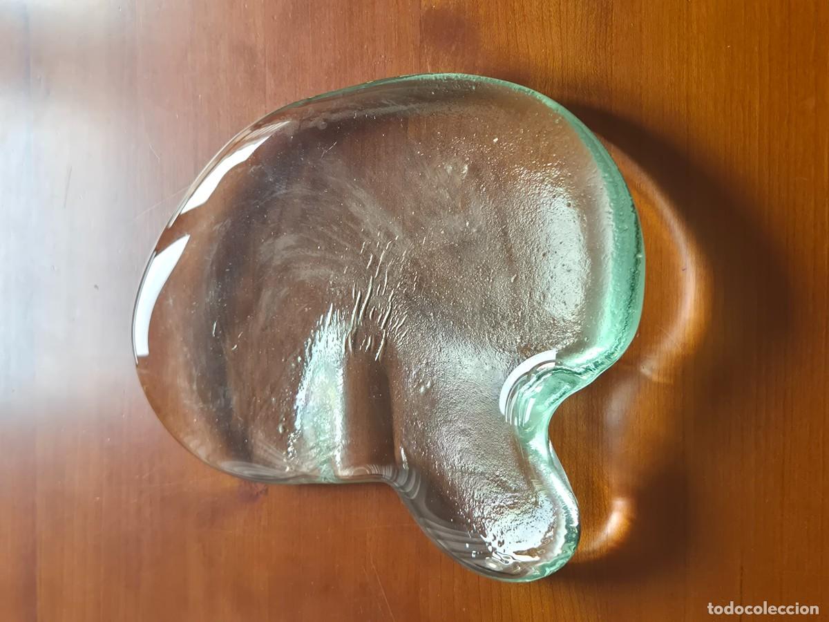 Antig&uuml;edades: Pisapapeles de vidrio de dise&ntilde;o