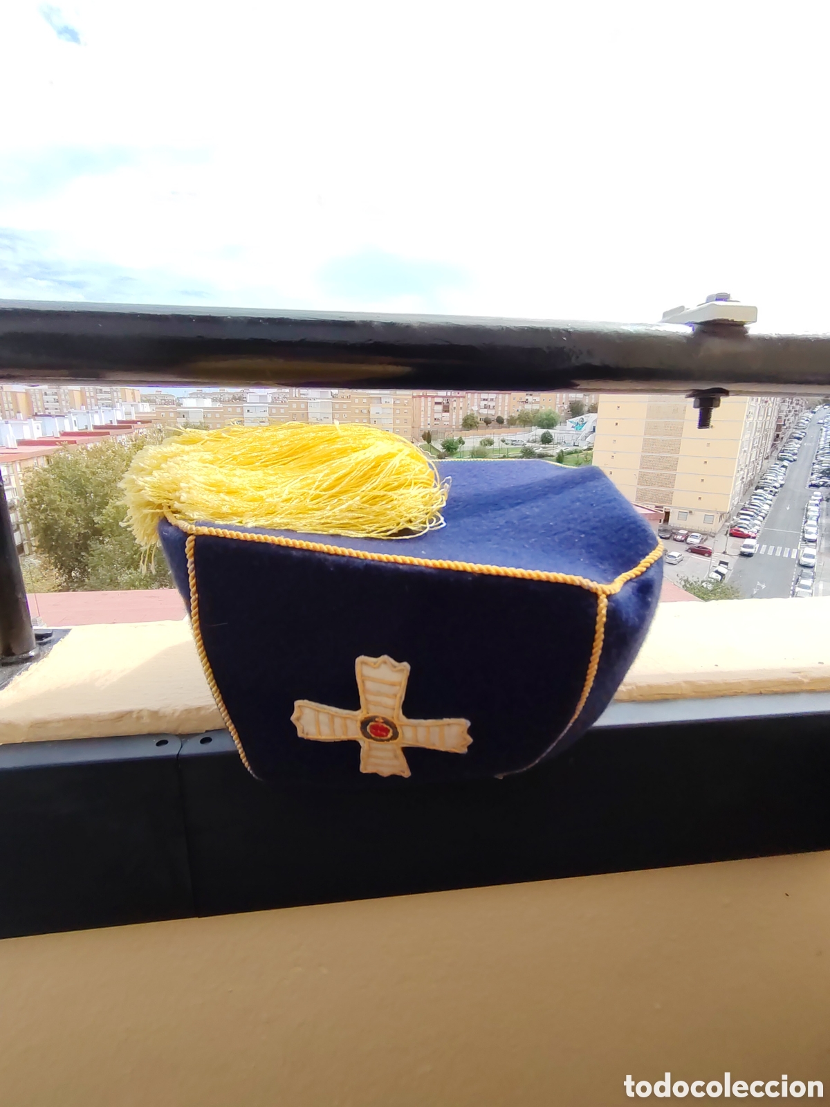 Antig&uuml;edades: BIRRETE HERMANDAD CABALLEROS Y DAMAS MOZ&Aacute;RABES DE TOLEDO