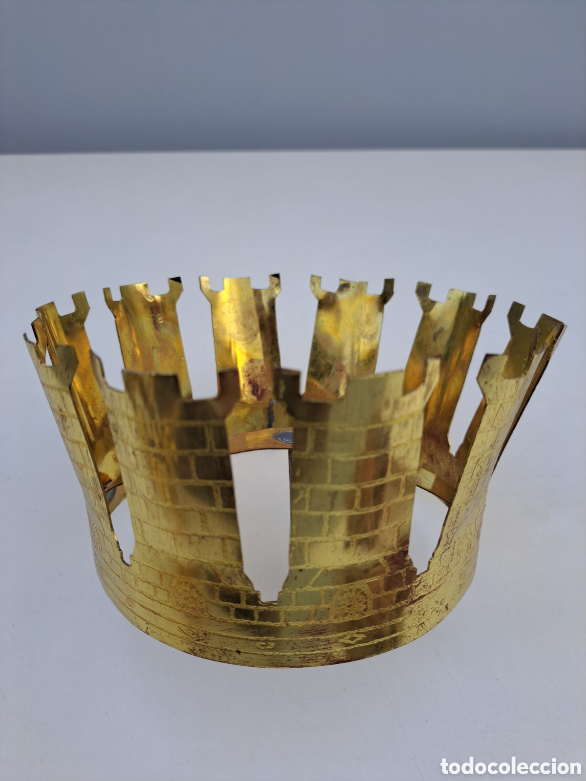 Antig&uuml;edades: CORONA DE LATON CALADO - Foto 2