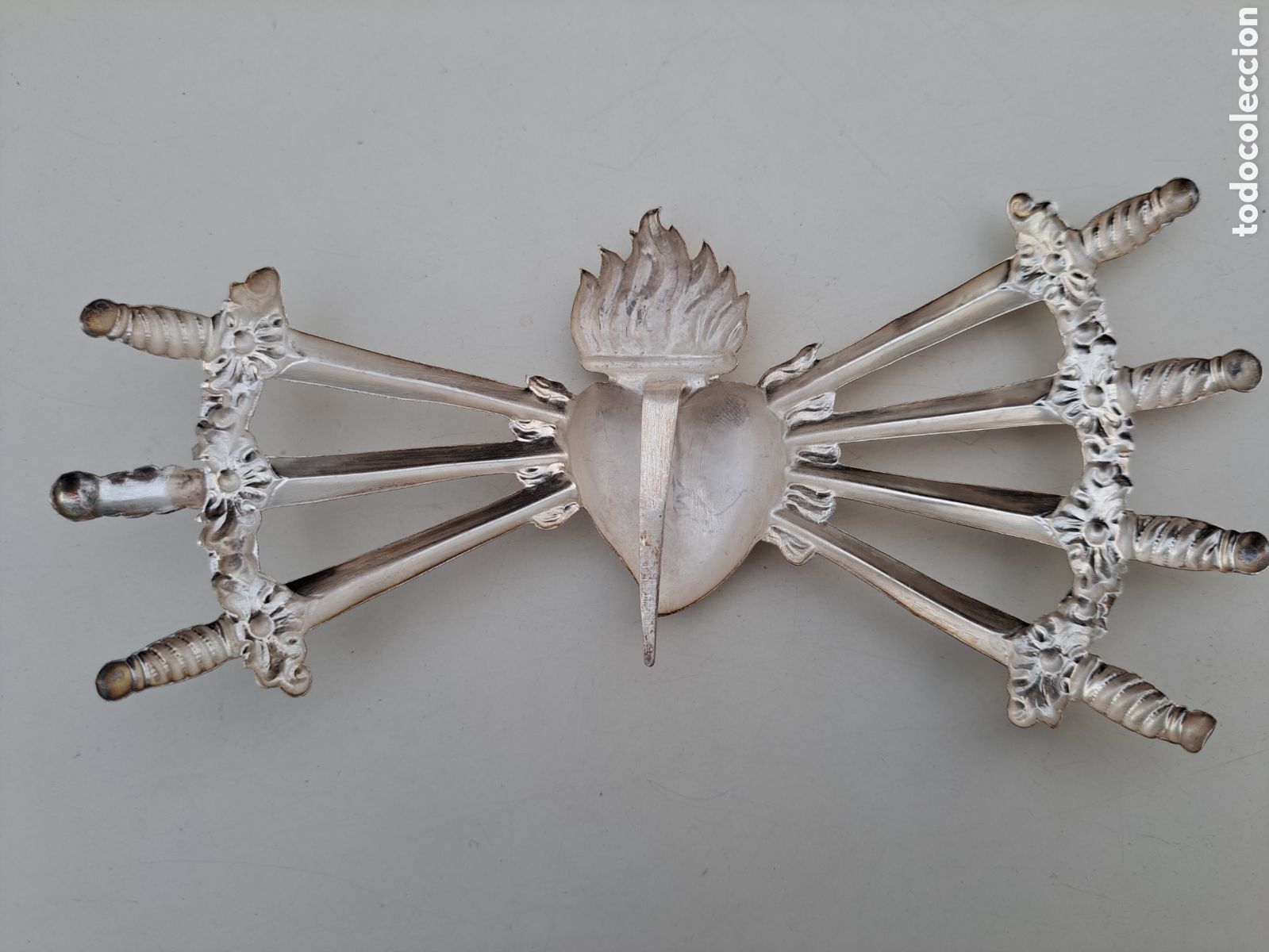 Antig&uuml;edades: CORAZON DE PLATA CON PU&Ntilde;ALES PARA DOLOROSA - Foto 3