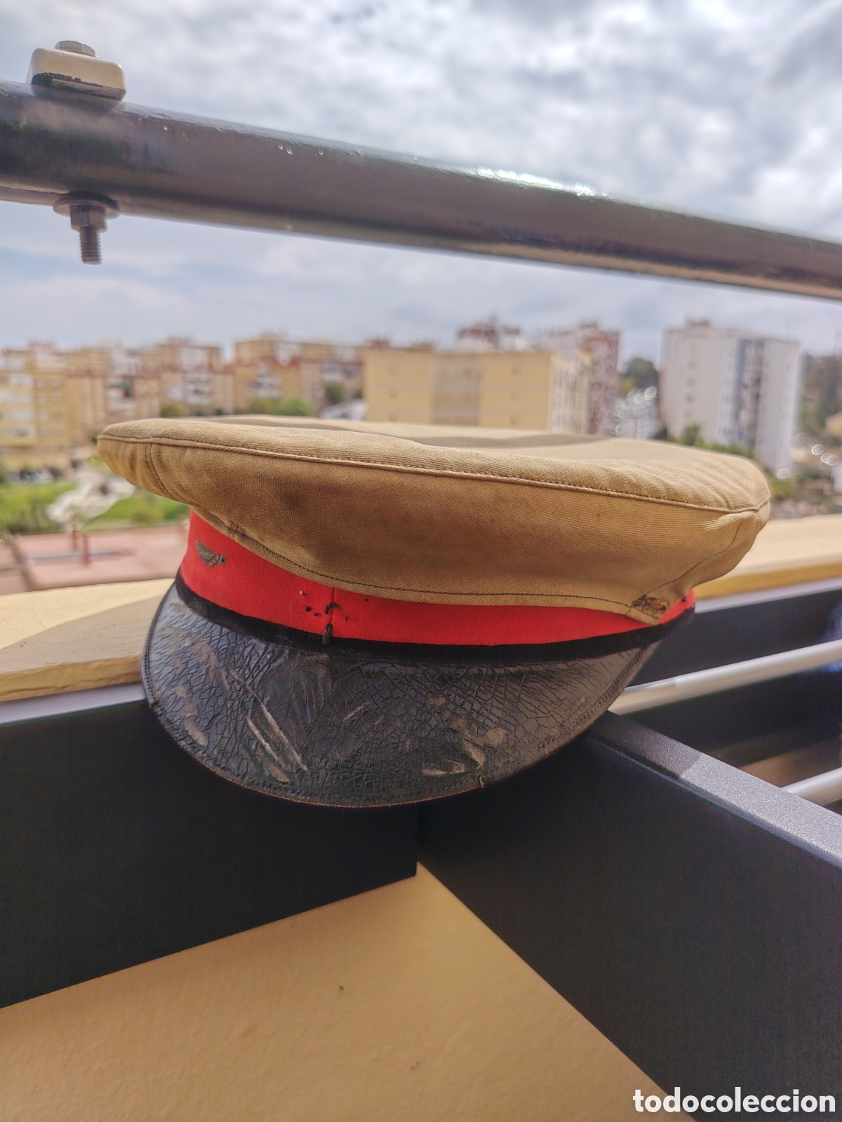 Antig&uuml;edades: ANTIGUA GORRA MILITAR CON FUNDA DE CAMPA&Ntilde;A INGLESA