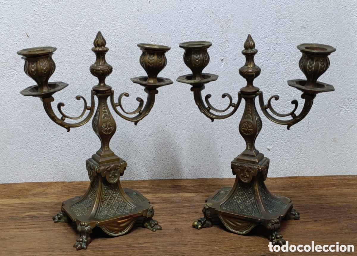 Antig&uuml;edades: MAGN&Iacute;FICA PAREJA DE CANDELABROS FRANCESES DE BRONCE DEL SIGLO XIX.