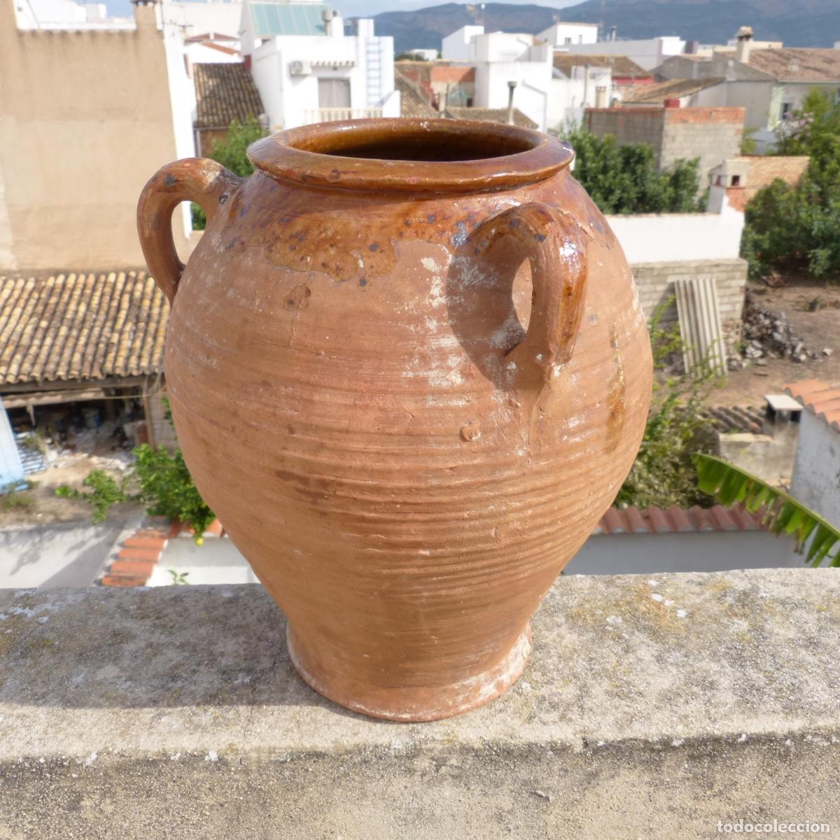 Antig&uuml;edades: Antigua orza o tinaja de ceramica tradicional con tres asas, 29cm, 3307gr.