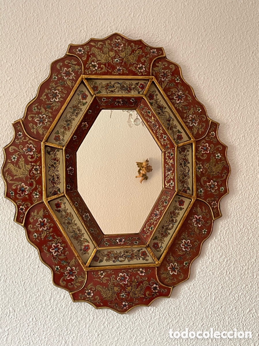 Antig&uuml;edades: Espejo octogonal cristal pintado dorado 63x52cm