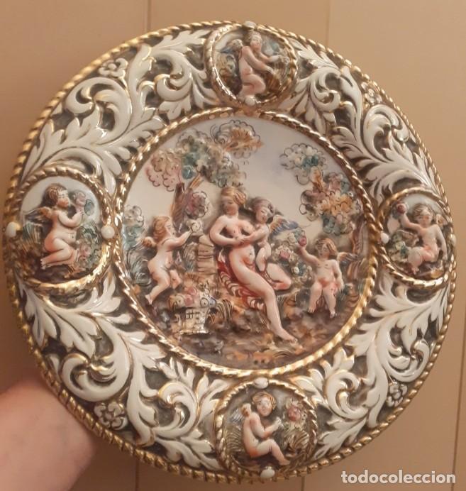 Antig&uuml;edades: Capodimonte plato querubines Bernini Edici&oacute;n Limitada pintado a mano oro gold hand painted