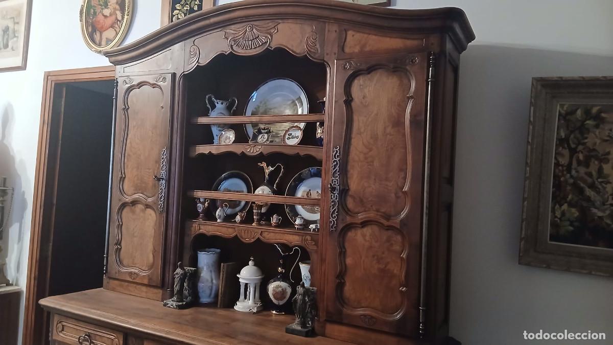 Antig&uuml;edades: Aparador de cerezo y nogal
