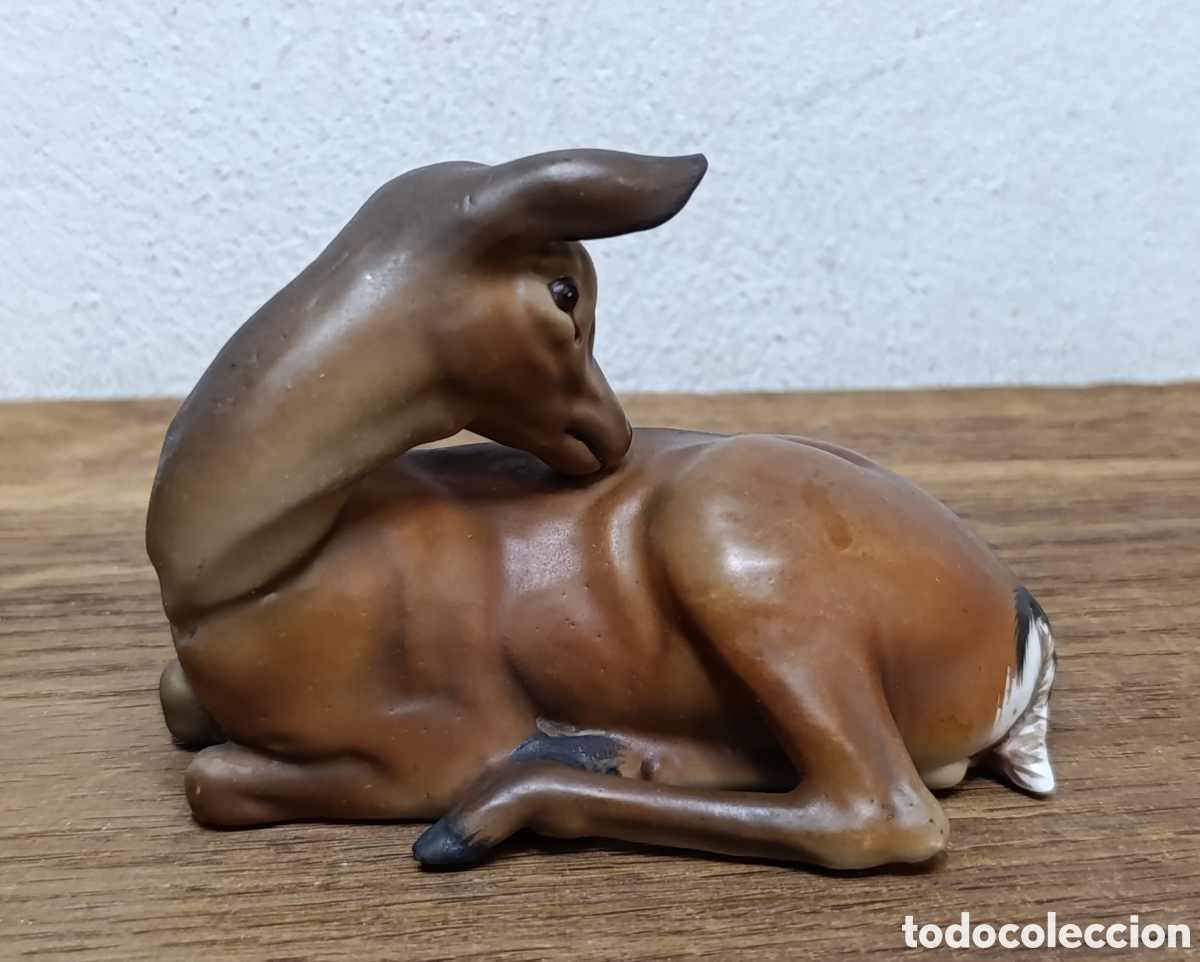 Antig&uuml;edades: MUY BONITA FIGURA DE CERVATILLO EN PORCELANA BISCUIT DE LA MARCA C. MARTINU.