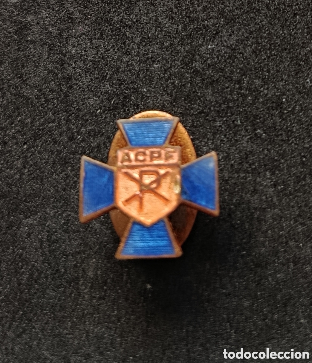 Antig&uuml;edades: ANTIGUA MEDALLA RELIGIOSA ESMALTADA INSIGNIA ACCION CATOLICA ESPA&Ntilde;OLA PADRES DE FAMILIA