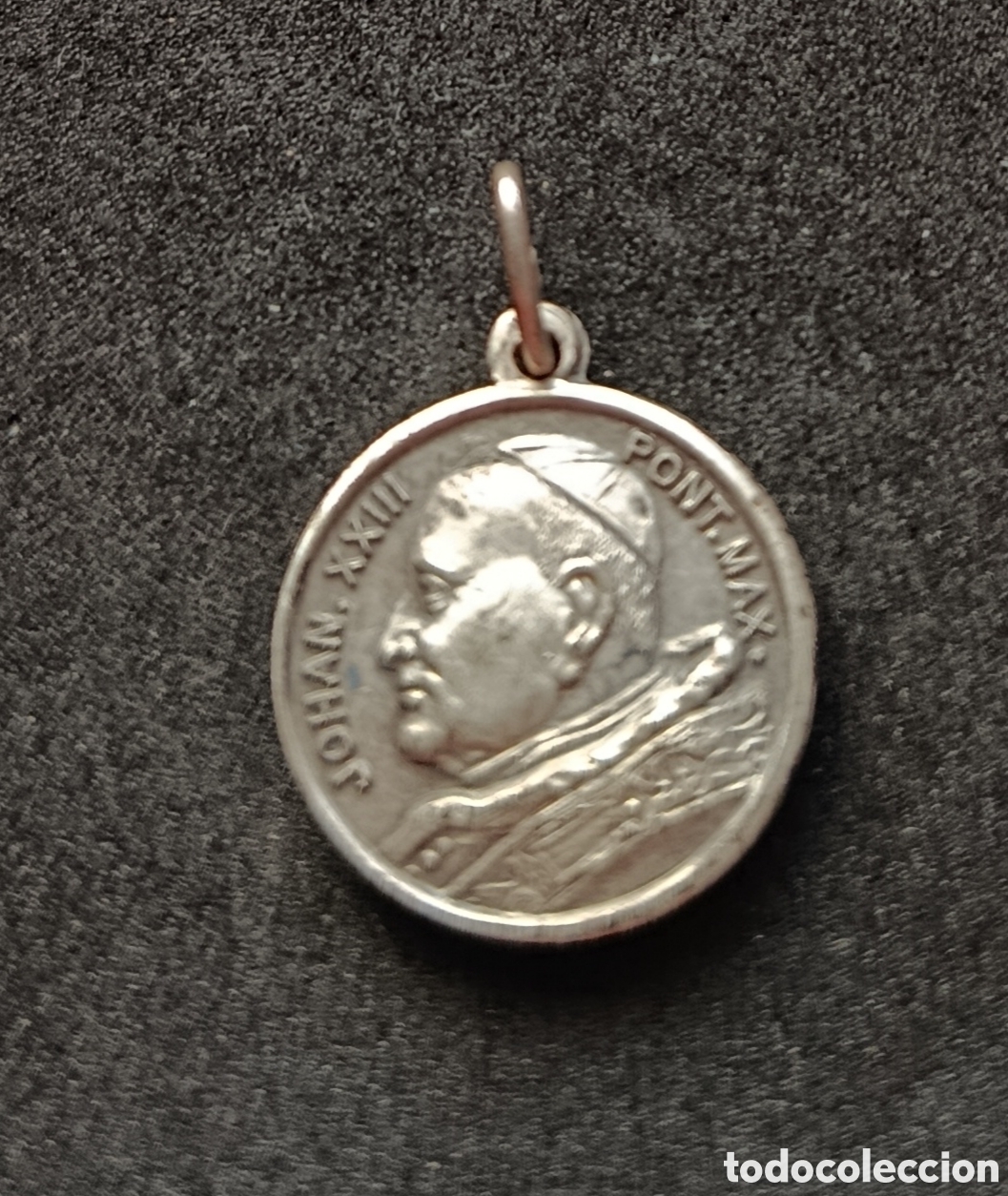 Antig&uuml;edades: ANTIGUA MEDALLA RELIGIOSA JOHAN XXIII PONTIFICE MAX. CON RELIQUIA EX INDUMENTIS