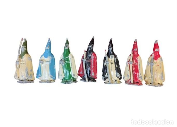 Antig&uuml;edades: LOTE DE SIETE FIGURAS EN MINIATURA DE PLOMO. NAZARENOS O PENITENTES. ESPA&Ntilde;A. C. 1930 - 1960