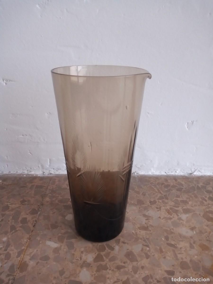 Antig&uuml;edades: JUEGO 6 COPAS Y COCTELERA CRISTAL AHUMADO VINTAGE