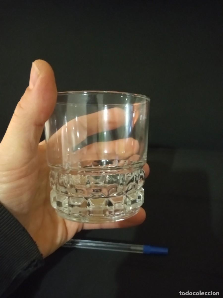 Antig&uuml;edades: SET 9 VASOS DE WHISKY 8.5 CM - Foto 2