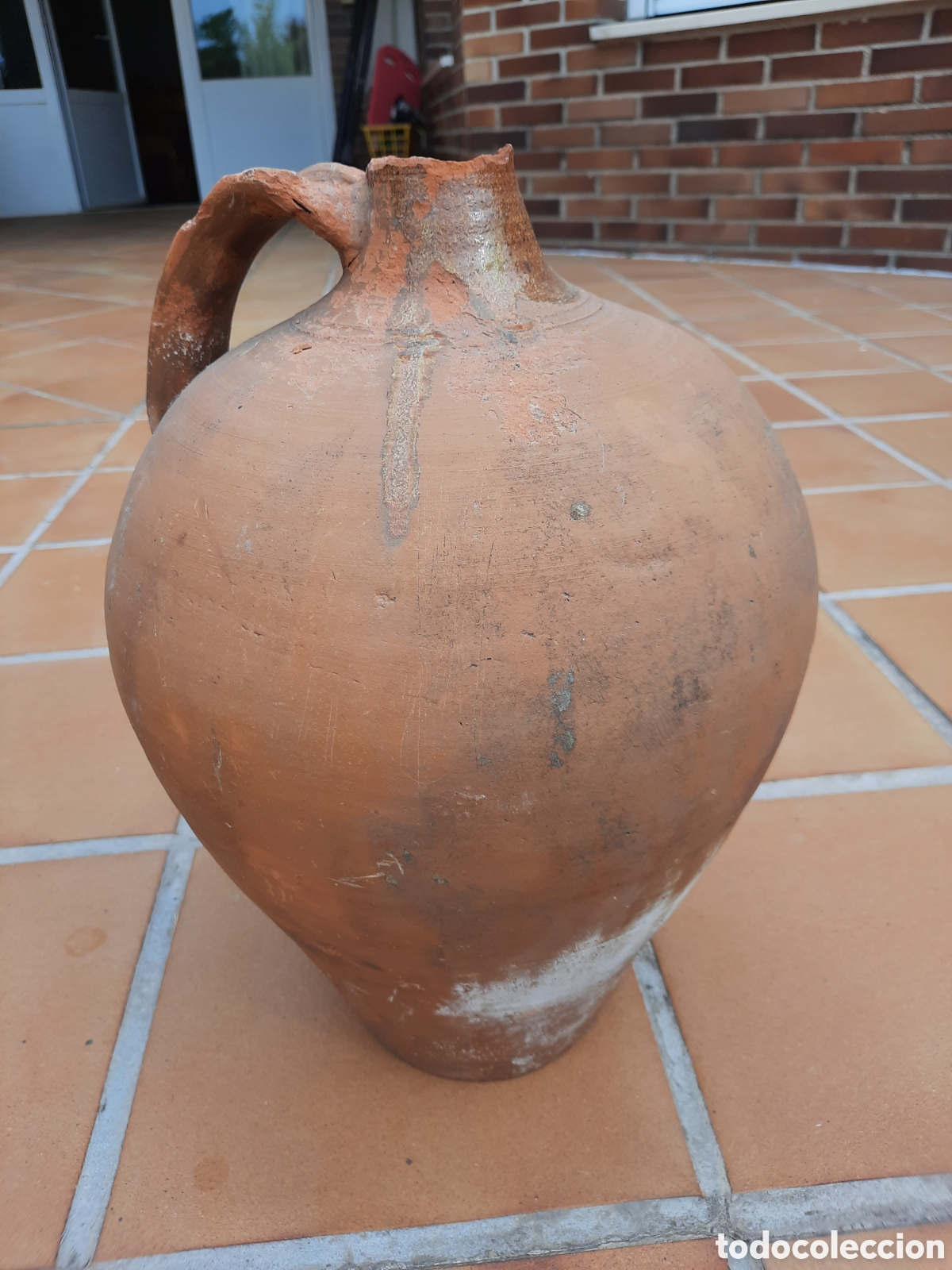 Antig&uuml;edades: Antiguo c&aacute;ntaro de barro de 38 cm de alto