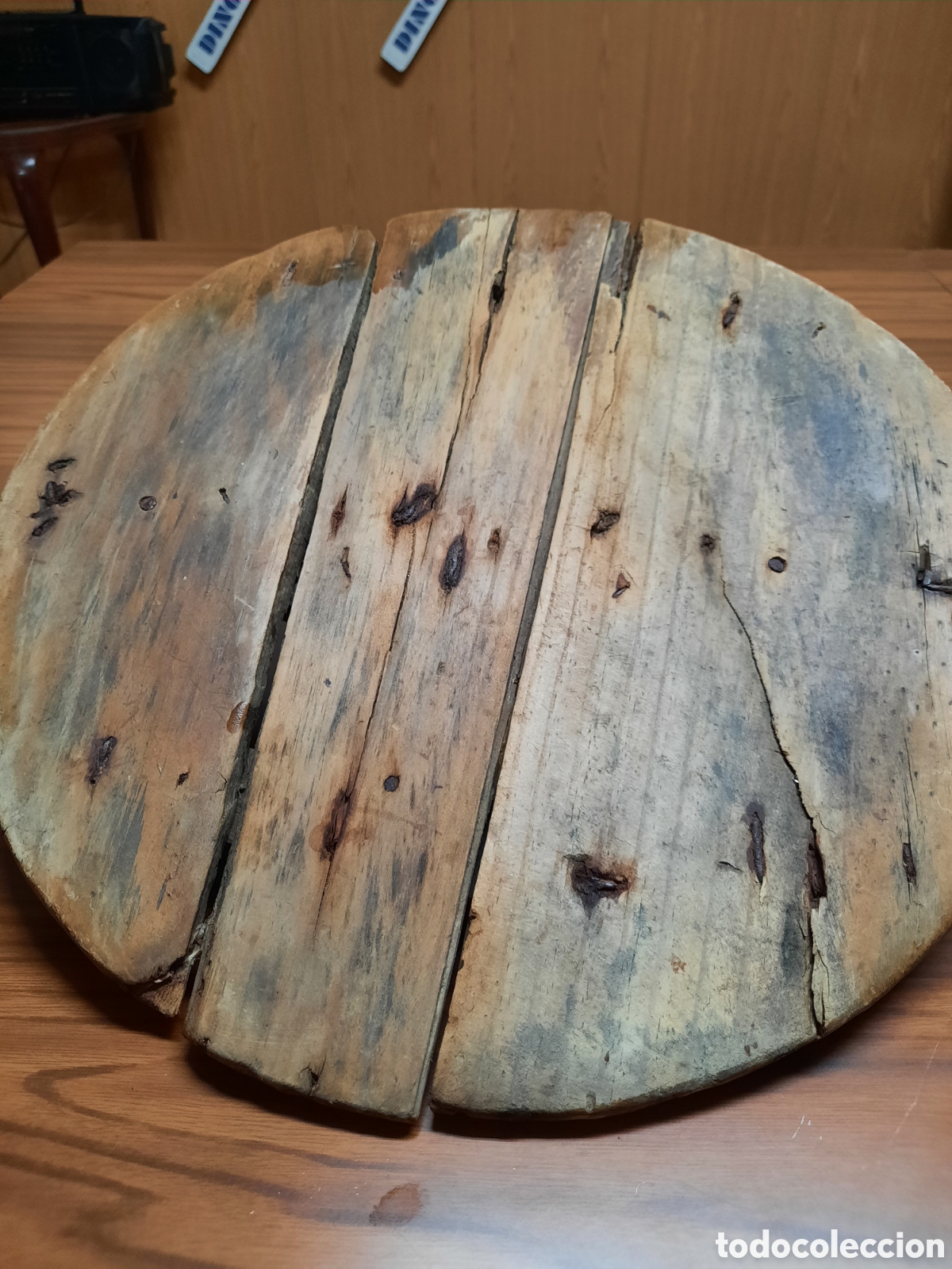 Antig&uuml;edades: Tapa de madera r&uacute;stica de 33 cm de di&aacute;metro - Foto 4