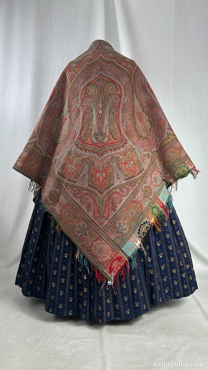 Antig&uuml;edades: Antiguo mant&oacute;n alfombrado - Foto 1