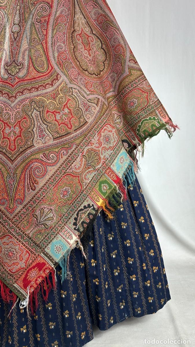 Antig&uuml;edades: Antiguo mant&oacute;n alfombrado - Foto 2