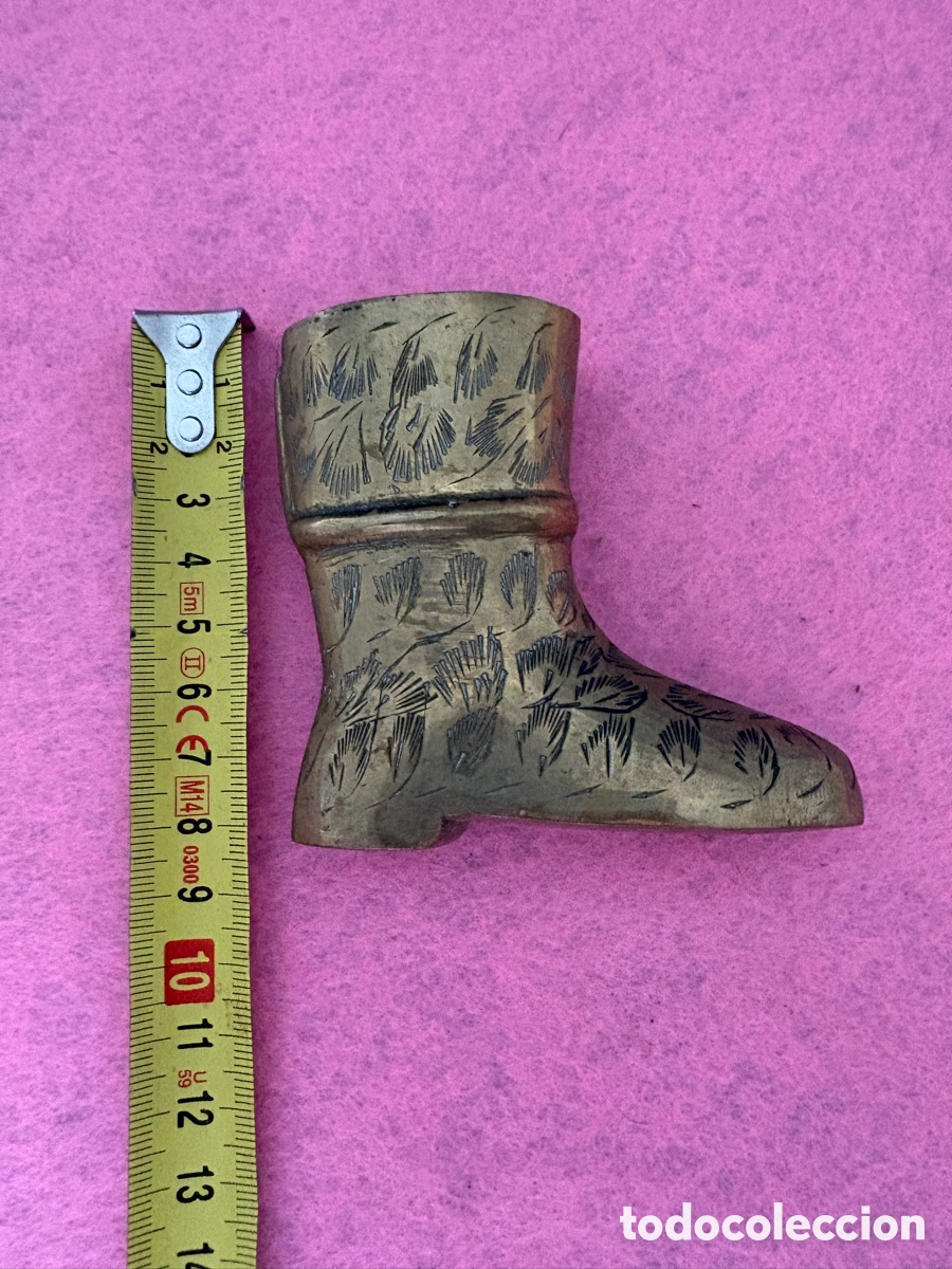 Antig&uuml;edades: Bota de bronce cenicero (A23) - Foto 3