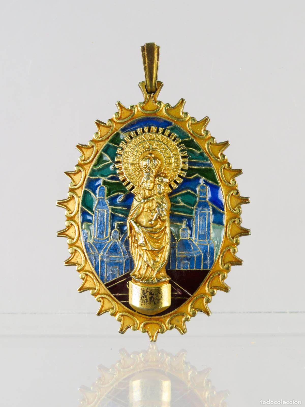 Antig&uuml;edades: Medalla Virgen del Pilar Bas&iacute;lica plata dorada esmalte punz&oacute;n PP S XX
