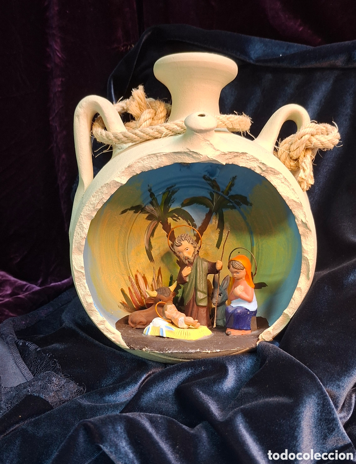 Antig&uuml;edades: Nacimiento de colecci&oacute;n MOM Vintage
